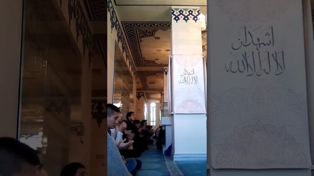 В Москве мусульман Таджикистан чтает намаз если кто намаз чтает жми клас смотреть онлайн