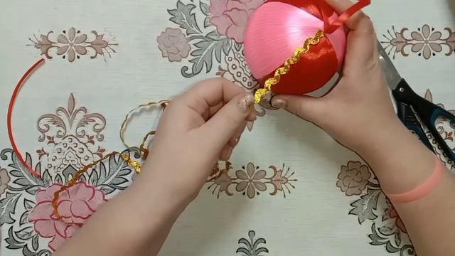 DIY Christmas tree toy Ball of ribbons//Большой шар на ёлку из атласных лент смотреть онлайн
