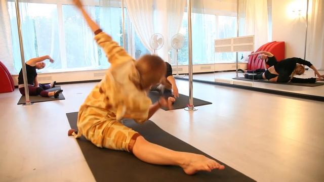 Руководитель студии танцев на пилоне и стрип-пластики «Anix dance» о Бизнес-центре «Нагатинский» смотреть онлайн