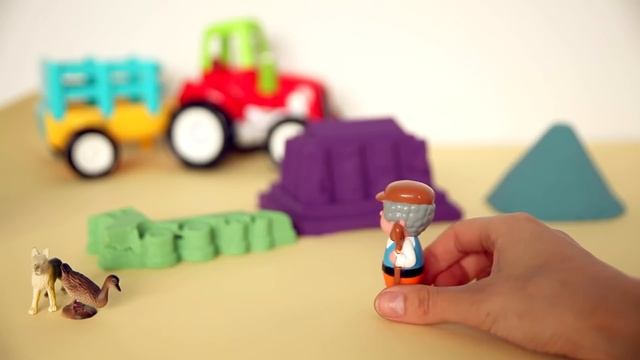 Сюрпризы и игрушки машинки , Кинетический песок , Красный трактор , распаковка смотреть онлайн