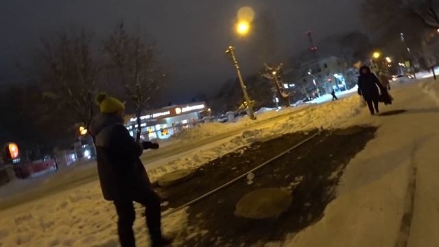 Прогулка Перед Сном | Идем За Добавкой | Жизнь Бездомных смотреть онлайн