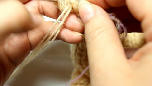 Как поменять цвет пряжи без узелков смотреть онлайн