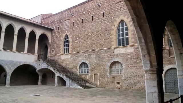 Перпиньян, Франция. смотреть онлайн