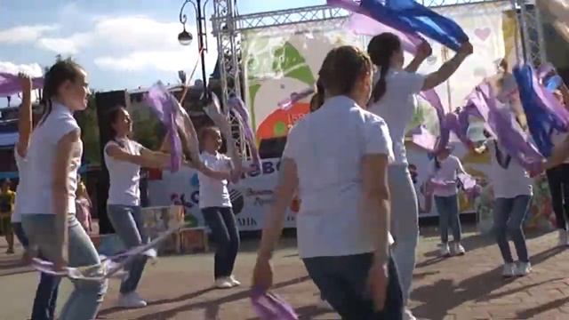 Ансамбль танца Атриум + Ансамбль Экспромт. "Маленькая страна" смотреть онлайн