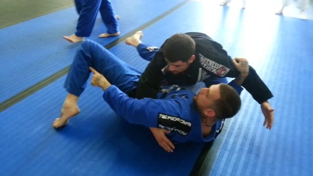 Cross Face Block and Hip Escape смотреть онлайн