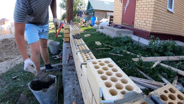 Кирпичные Столбы для Забора Своими Руками . часть 2 смотреть онлайн