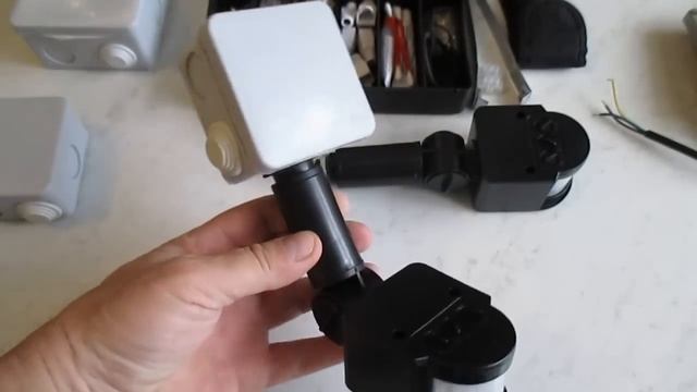 Корпус для датчика движения, подключение к прожектору, установка... смотреть онлайн