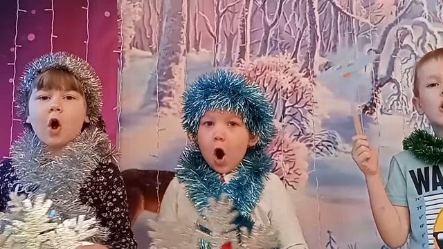 #НаСвяткиПоемКолядки. Детский сад №1, Красноуфимск - «Уродилась коляда накануне Рождества» смотреть онлайн