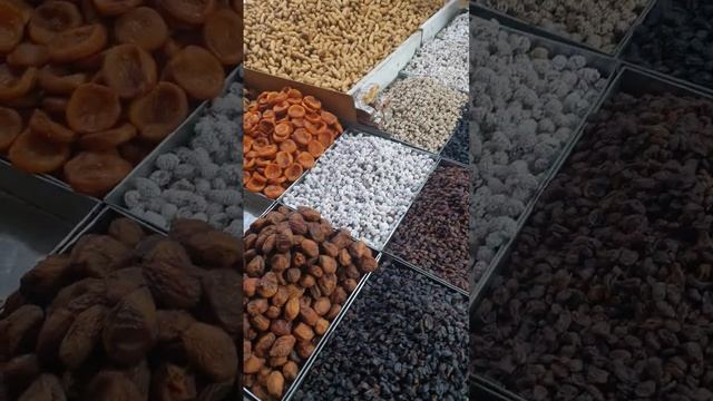 Узбекистан.Фергана.Централный базар. Цены на сущеный урюк 10 долларов США. смотреть онлайн