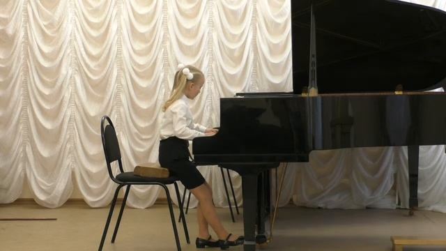 Ефремова Варвара, С.Майкапар "Листок из альбома" e-moll смотреть онлайн