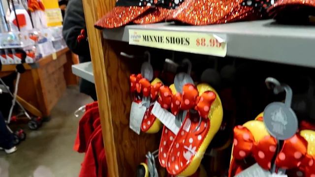 Disney Character Warehouse UPDATE 2/23/2020 смотреть онлайн