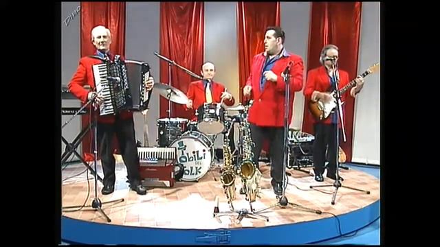 I NOBILI DEL FOLK Pirro смотреть онлайн