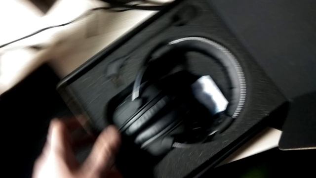 Распаковка и очень краткий обзор HyperX Cloud Silver смотреть онлайн