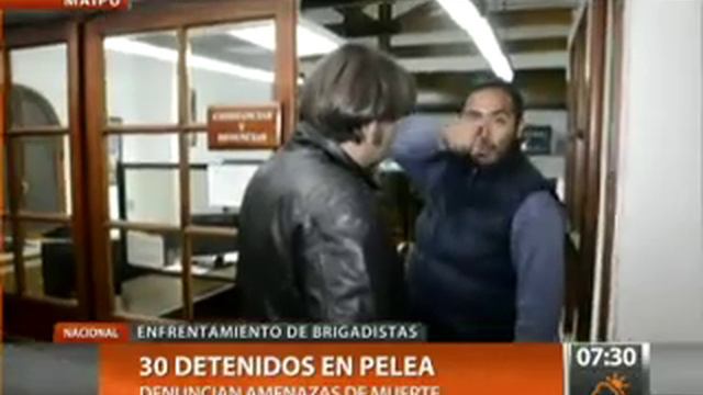 Cobertura de Canal 13 al violento enfrentamiento entre brigadistas de campaña en Maipú смотреть онлайн