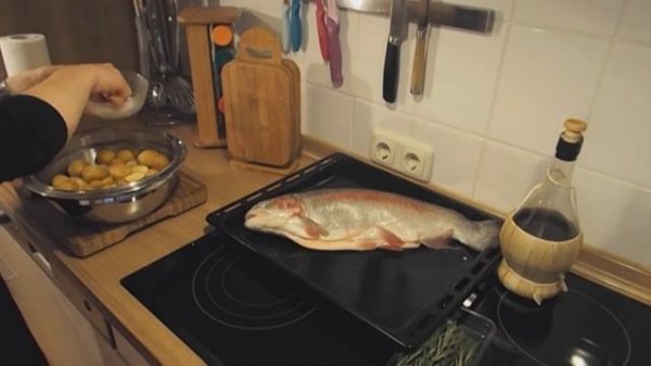 Форель запечённая в духовке, рыба с картофелем в духовке, Forelle mit Salzkartoffeln