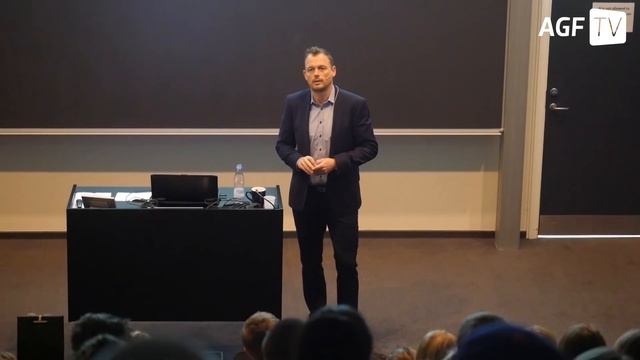 Jacob Nielsen møder de studerende hos Dania смотреть онлайн