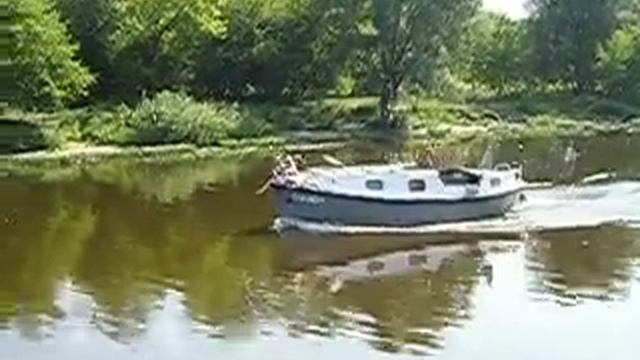 Пинск, катер Сакавiк идет по Пине смотреть онлайн