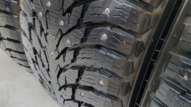 285/50/20 NOKIAN HAKKAPELIITTA 9 SUV