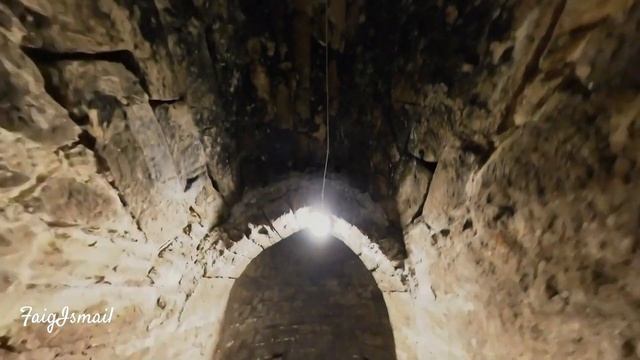 Подземный колодец и старый хамам в поселке Балаханы смотреть онлайн