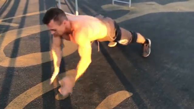 КАЧАЕМСЯ НА ТУРНИКАХ! КАК РАЗВИТЬ ВЗРЫВНУЮ СИЛУ И СТАТЬ МОЩНЕЕ? смотреть онлайн