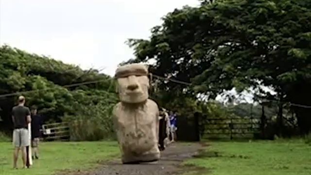 Moai statue walks with mongolian music earrape смотреть онлайн