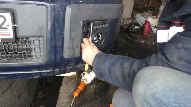 Замена противотуманной фары на Ford Fusion