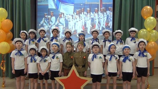 группа "Одуванчик", дети:5-6 лет, Детский сад "Лёвушка", песня Военное попурри смотреть онлайн