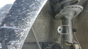 Снятие передней стойки Киа Рио III