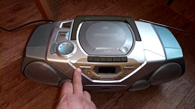 Бумбокс Philips AZ 1560 смотреть онлайн