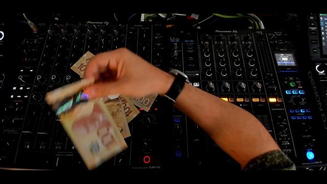 Pioneer DJ DJM-V10 or DJM-A9 - The most important difference смотреть онлайн