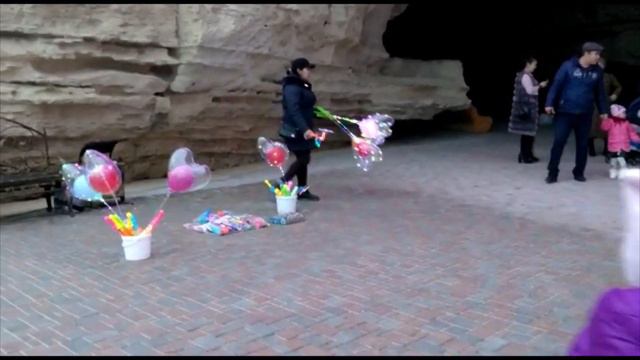 Торговцы заполонили Скальную тропу в Актау смотреть онлайн