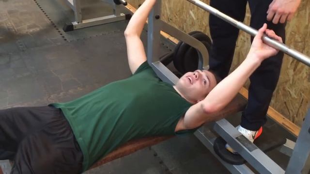 Мировой рекорд по жиму в категории больных дибилией world record holder смотреть онлайн