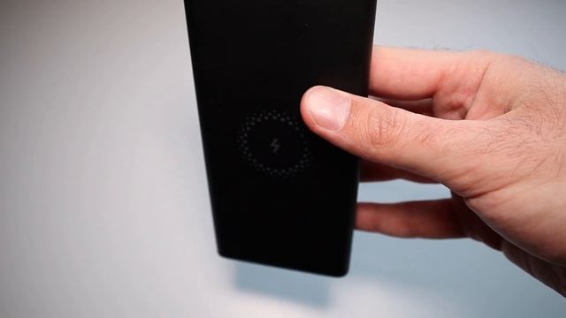 Xiaomi Mi Wireless Power Bank Essential - лучший беспроводной аккумулятор в 2021 году! смотреть онлайн