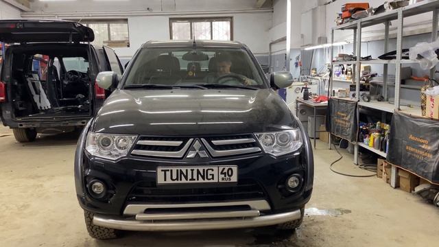 Mitsubishi L200 установка би-светодиодных линз Aozoom A17 и ПТФ OsnovaLed смотреть онлайн