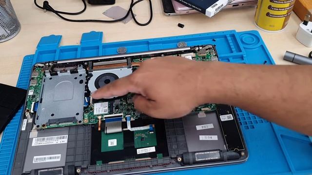 SSD Upgrade On Asus UX410U Notebook PC смотреть онлайн