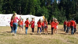 Танец крабиков. Родительский день в детском лагере Юный Кировец.