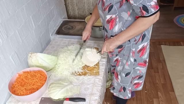 Сегодня капустный день, трудилась//