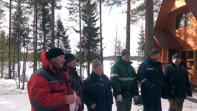 Рыбалка на Пикалево 25 марта 2017 часть 3. Взвешивание. Уха из форели. Рыбалка в Северодвинске смотреть онлайн