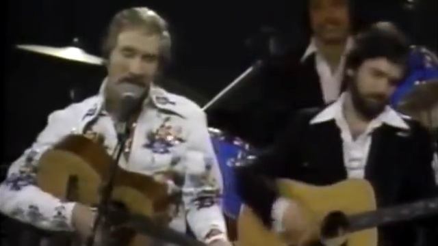 Blue Spanish Eyes sung by Marty Robbins смотреть онлайн