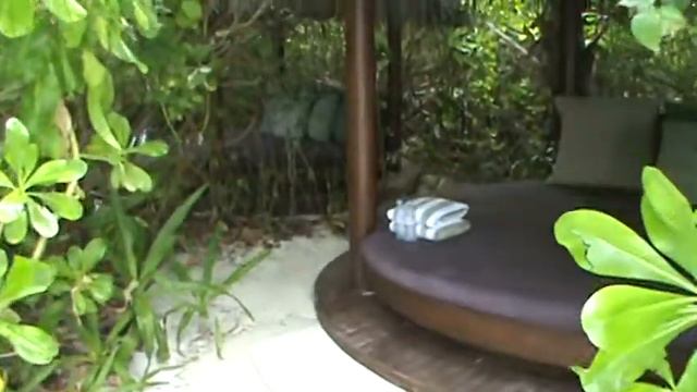 Naladhu Beach Cabana смотреть онлайн