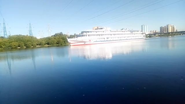 Ах белый теплоход,бегущая вода,уносишь ты меня скажи куда... смотреть онлайн