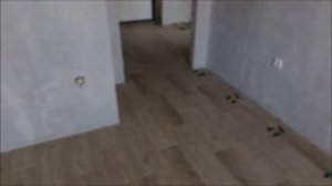 Укладка плитки на пол в прихожей и на кухне единым ковром