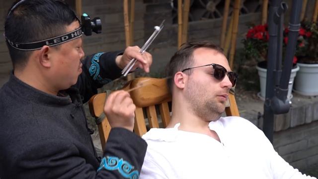 Chinese street ear picking. Ear cleaning for a man China ASMR смотреть онлайн