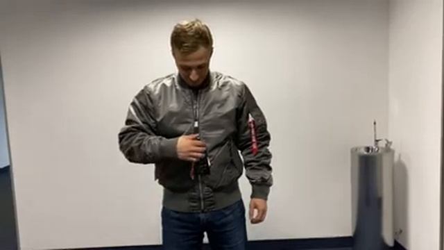 Куртка Бомбер Alpha Industries MA-1 BLOOD CHIT BATTLEWASH смотреть онлайн