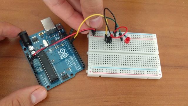 Arduino Tutorial | Decoding the TSOP4838 IR Receiver and Blinking LED w Remote Control смотреть онлайн