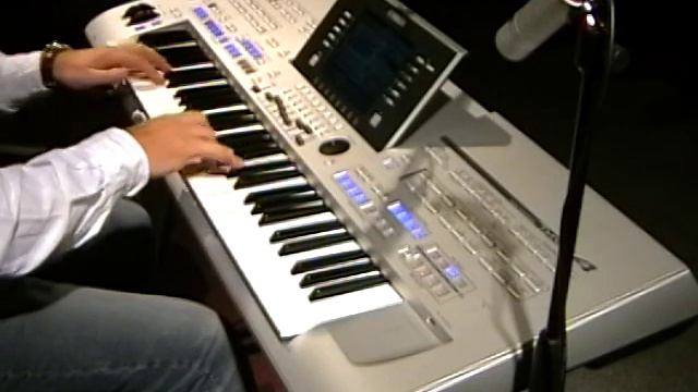 Tyros 4: Peter Baartmans in Bayern bei www.music-station.eu смотреть онлайн
