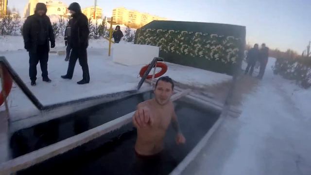 Золотая вода (купание 19 января 2018) смотреть онлайн