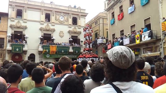 RUS: '5d9 (c)' by 'Colla Vella Xiquets de Valls' - 'Diada de Sant Fèlix', Vilafranca del Penedès смотреть онлайн