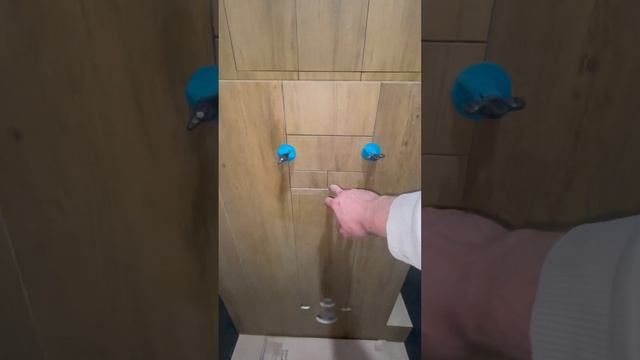 Кнопка для инсталляции! #плитка #плиточник #инсталяция смотреть онлайн