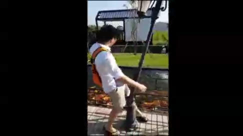 Пешеход снес столб смотреть онлайн